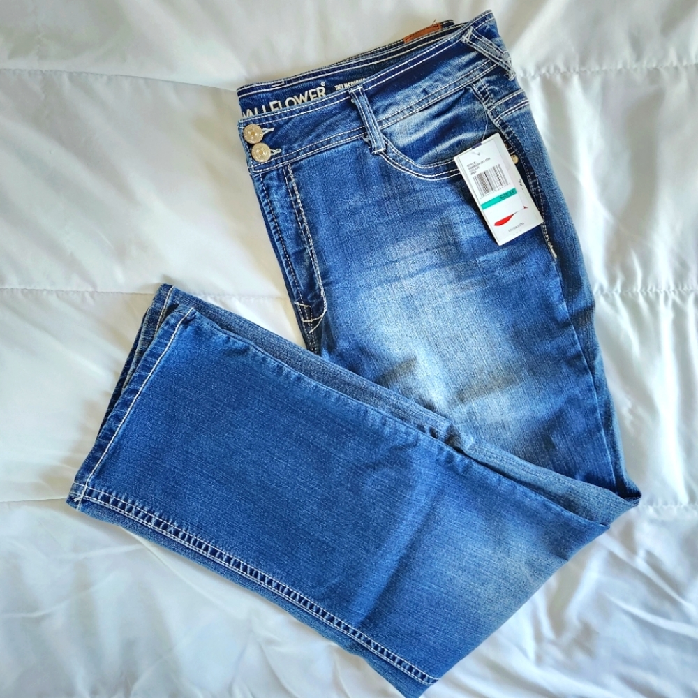 NWT Wallflower Jeans